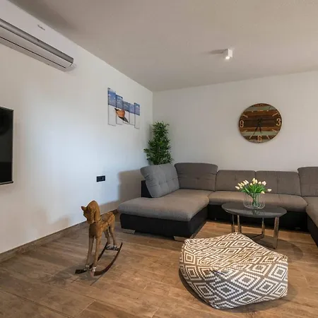 Villa La With Stalactite Cave And Pool Bar