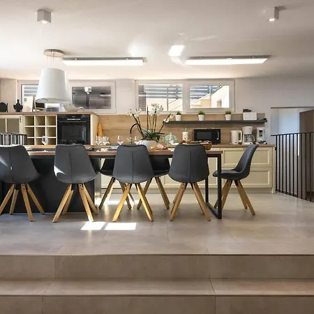 La With Stalactite Cave And Pool Bar * Pula