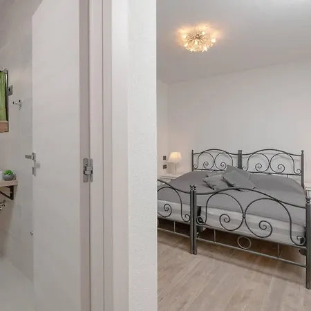 Villa La With Stalactite Cave And Pool Bar