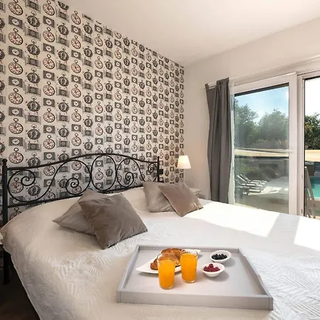 La With Stalactite Cave And Pool Bar Vila