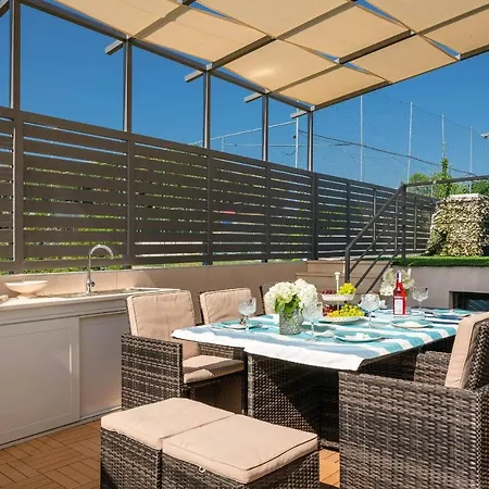 La With Stalactite Cave And Pool Bar Vila *