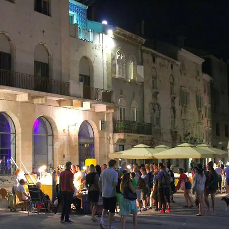 La With Stalactite Cave And Pool Bar * Pula