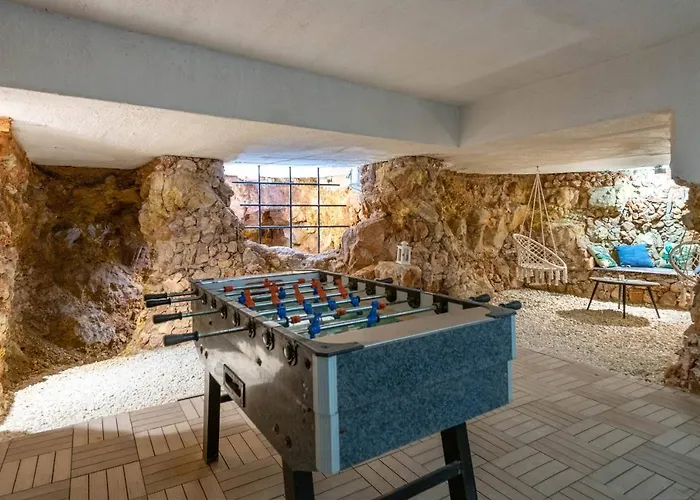 Villa La With Stalactite Cave And Pool Bar Pula